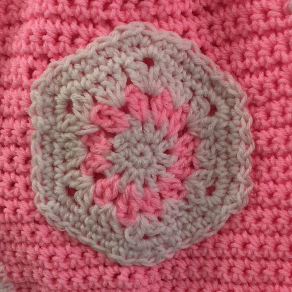 Hand made crochet purse with granny square and handles. - Picture 2 of 6